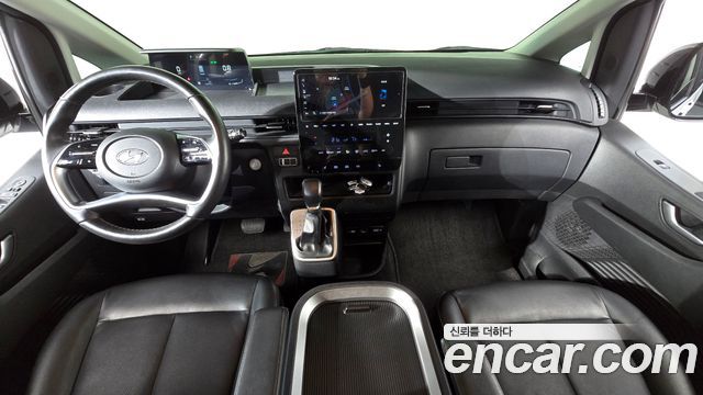 Hyundai Staria 2023 — photo 7