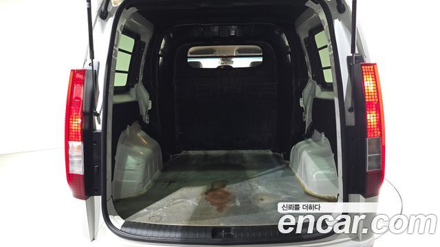 Hyundai Staria 2023 — photo 17