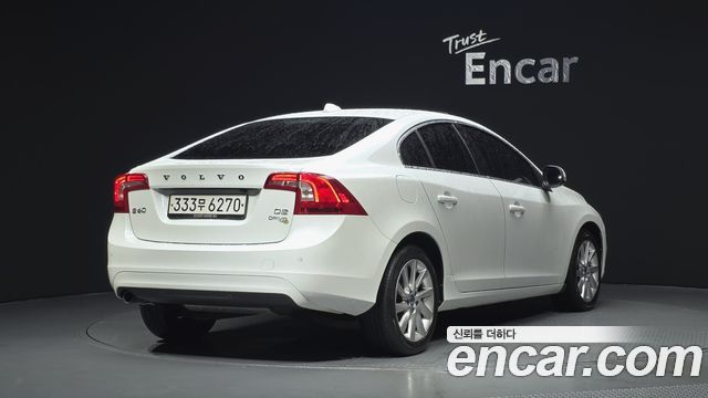 Volvo S60 2015 — photo 2