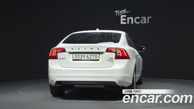 Volvo S60 2015 — photo 4