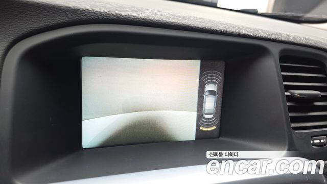 Volvo S60 2015 — photo 16