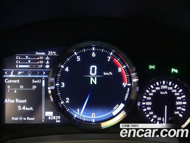 Lexus RC 2021 — photo 9