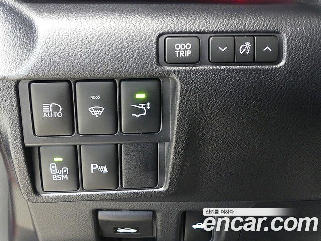 Lexus RC 2021 — photo 10
