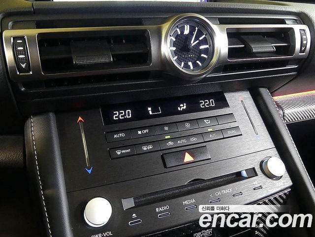 Lexus RC 2021 — photo 14