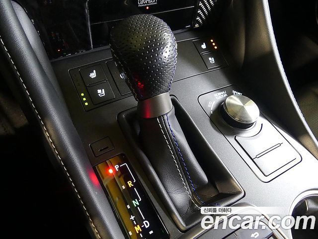 Lexus RC 2021 — photo 16