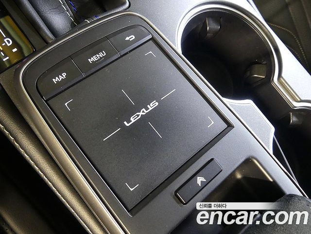 Lexus RC 2021 — photo 17