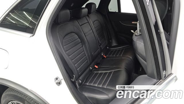 Mercedes-Benz GLC-Class 2022 — photo 11