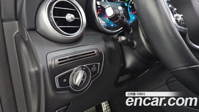 Mercedes-Benz GLC-Class 2022 — photo 18