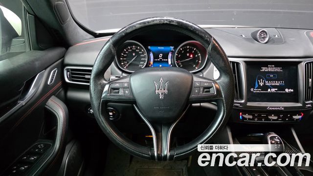 Maserati Levante 2017 — photo 12