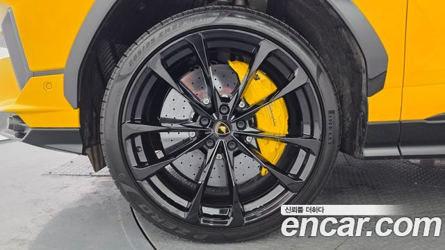 Lamborghini Urus 2024 — photo 5