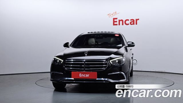 Mercedes-Benz E-Class 2023 — photo 3