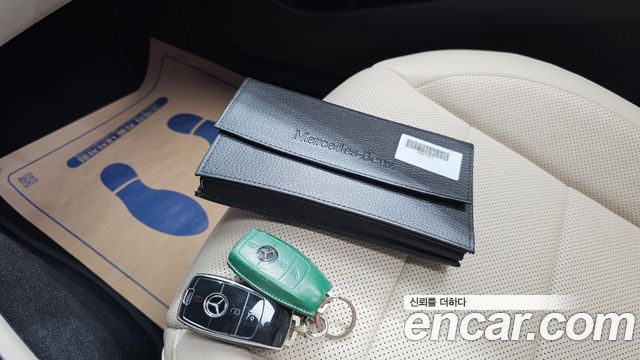 Mercedes-Benz E-Class 2023 — photo 21