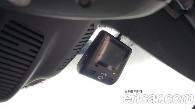 Mercedes-Benz E-Class 2023 — photo 28