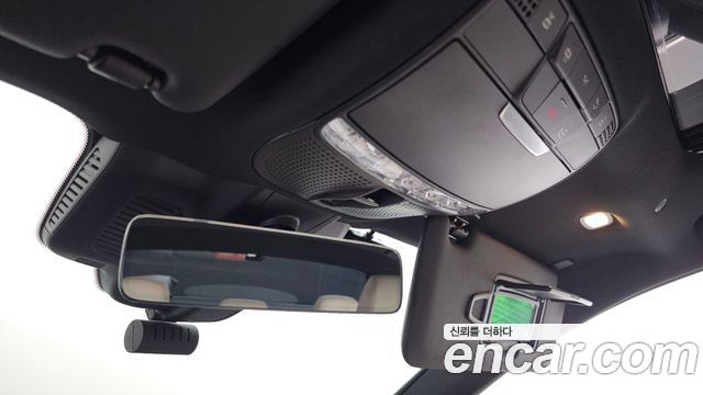 Mercedes-Benz E-Class 2023 — photo 29
