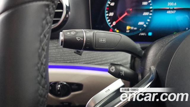 Mercedes-Benz E-Class 2023 — photo 35