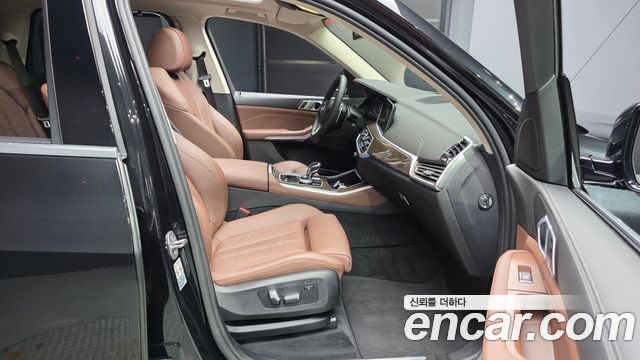 BMW X5 2022 — photo 17