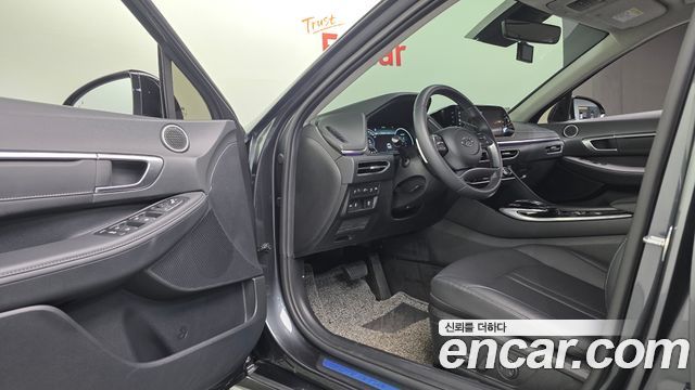 Hyundai Sonata 2022 — photo 16