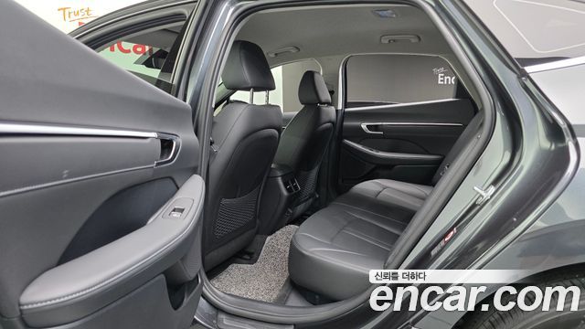 Hyundai Sonata 2022 — photo 31