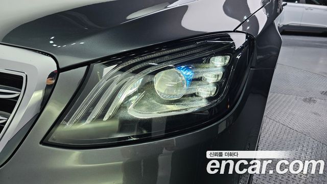 Mercedes-Benz S-Class 2020 — photo 8
