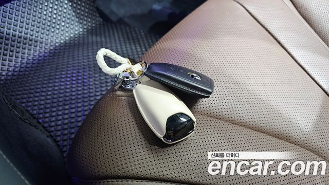 Mercedes-Benz S-Class 2020 — photo 28