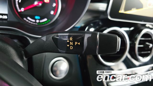 Mercedes-Benz GLC-Class 2019 — photo 12