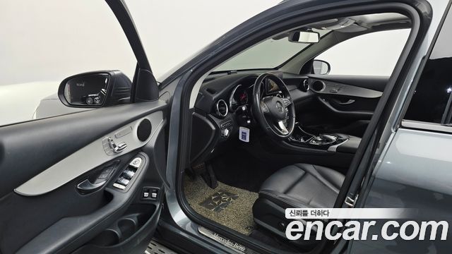 Mercedes-Benz GLC-Class 2019 — photo 13