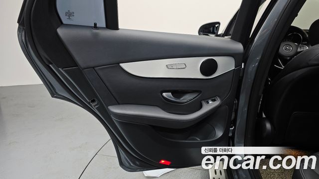 Mercedes-Benz GLC-Class 2019 — photo 15
