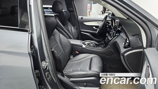 Mercedes-Benz GLC-Class 2019 — photo 16