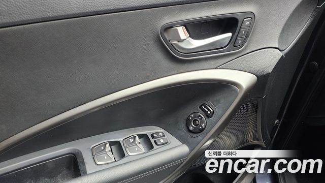 Hyundai Santafe 2016 — photo 22