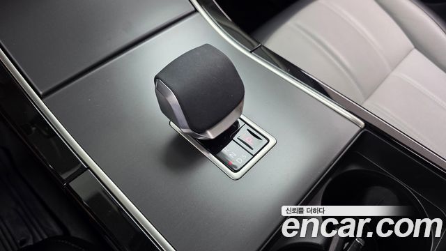 Land Rover Range Rover Evoque 2025 — photo 9