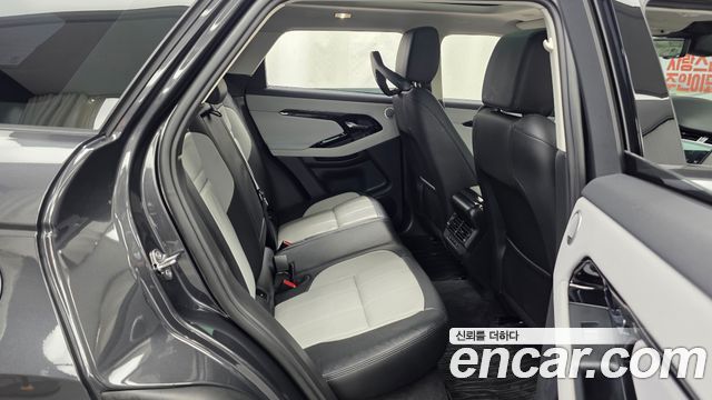 Land Rover Range Rover Evoque 2025 — photo 12