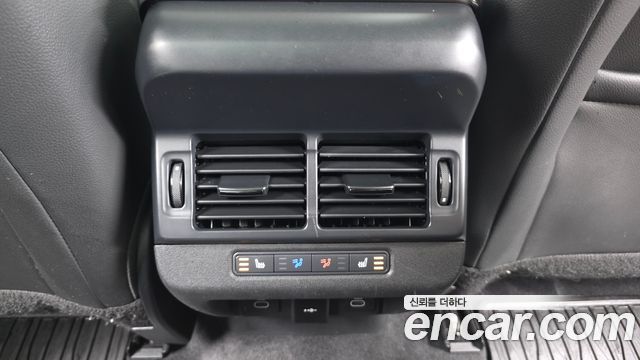 Land Rover Range Rover Evoque 2025 — photo 18
