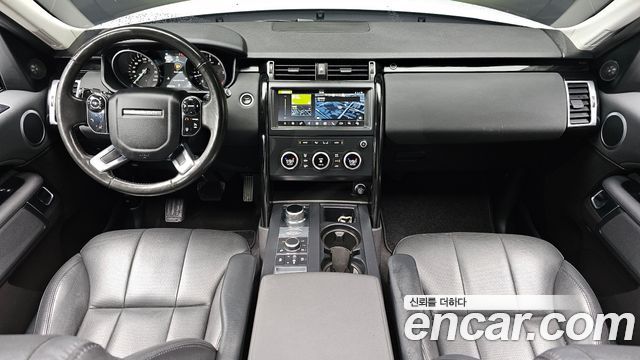 Land Rover Discovery 2019 — photo 7