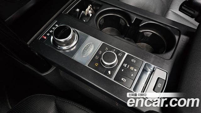 Land Rover Discovery 2019 — photo 9