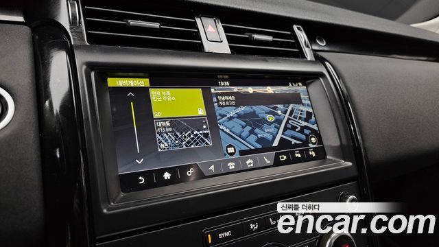 Land Rover Discovery 2019 — photo 13