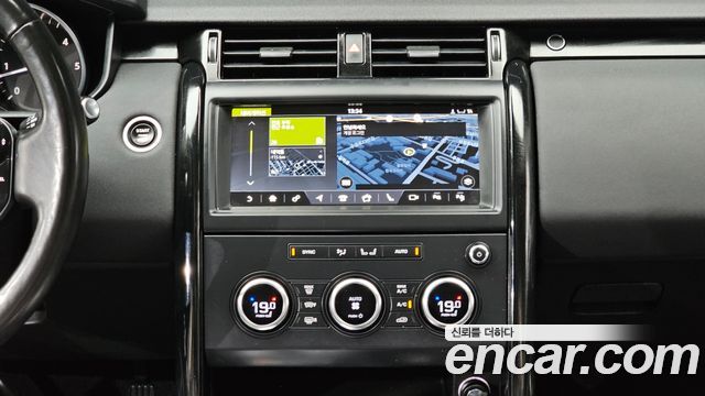 Land Rover Discovery 2019 — photo 14