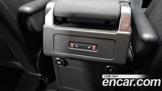 Land Rover Discovery 2019 — photo 19