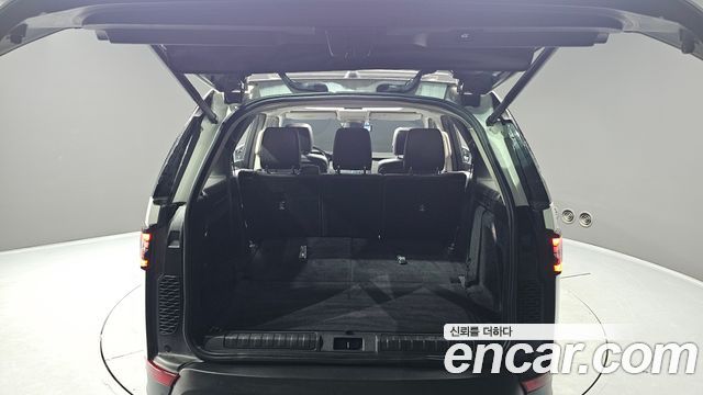 Land Rover Discovery 2019 — photo 20