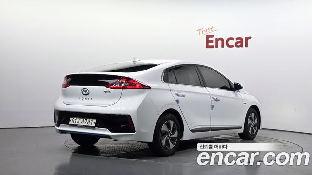 Hyundai Ioniq 2017 — photo 2