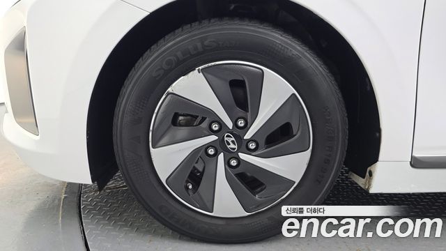 Hyundai Ioniq 2017 — photo 5