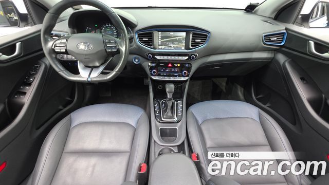 Hyundai Ioniq 2017 — photo 10
