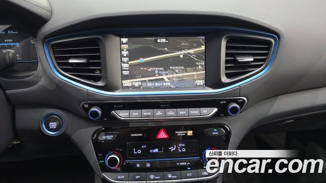 Hyundai Ioniq 2017 — photo 20