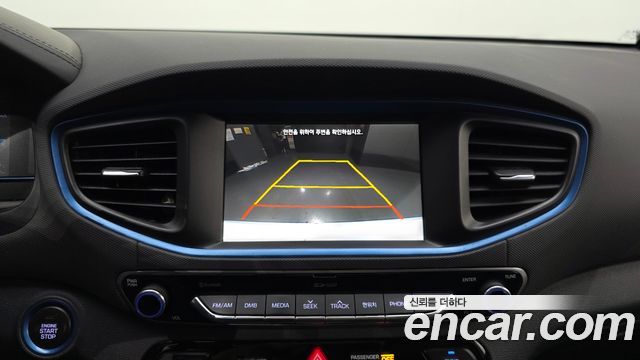 Hyundai Ioniq 2017 — photo 22