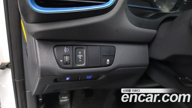 Hyundai Ioniq 2017 — photo 27