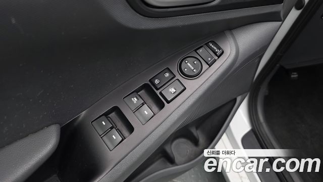 Hyundai Ioniq 2017 — photo 28