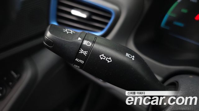 Hyundai Ioniq 2017 — photo 29