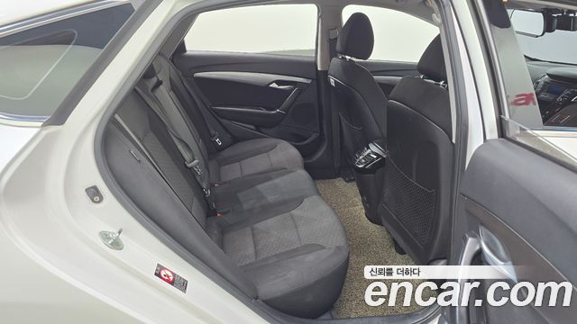 Hyundai i40 2016 — photo 24
