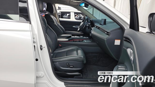 Genesis GV70 2024 — photo 17