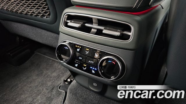Genesis GV70 2024 — photo 25