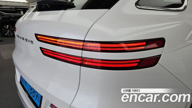 Genesis GV70 2024 — photo 9